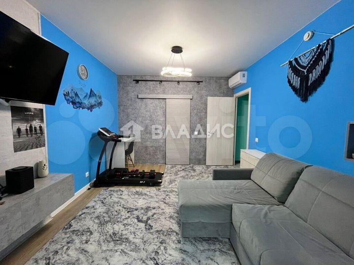 2-к. квартира, 60 м², 8/15 эт.