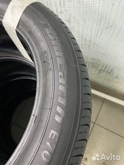 Yokohama BluEarth E70 215/55 R17
