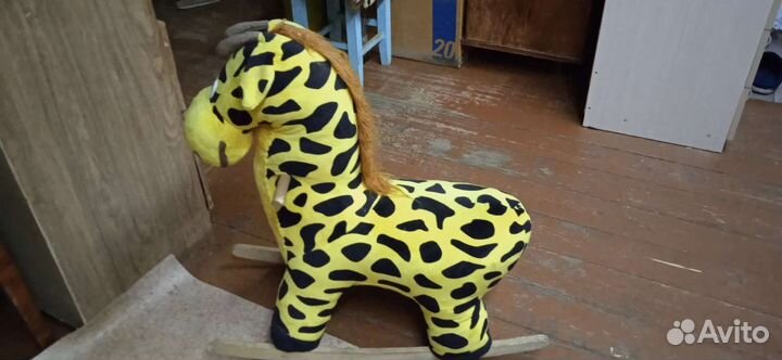 Детская игрушка качалка