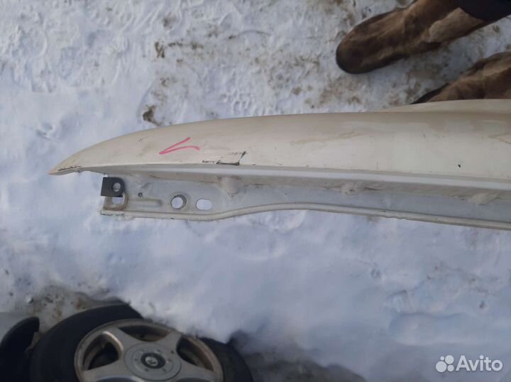 Переднее правое крыло