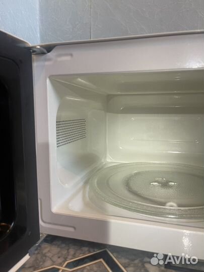 Микроволновка Leff