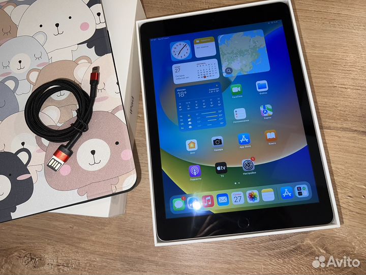 Планшет Apple iPad (2017)