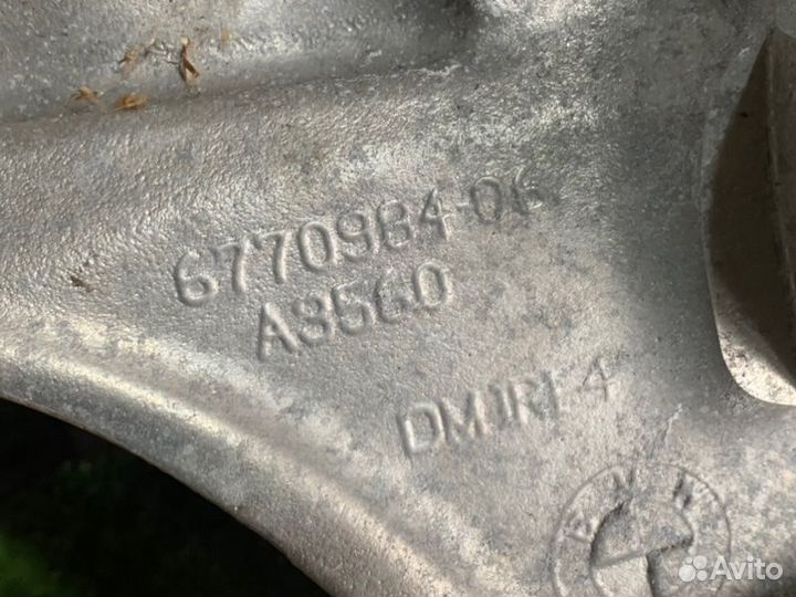 Кулак задний правый Bmw X5 E70