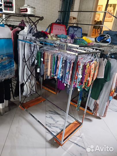 Стойка, рейл, вешало для одежды