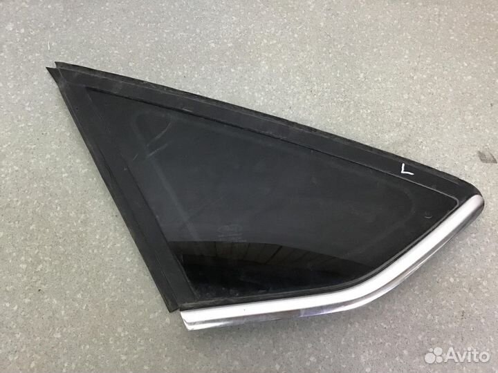Стекло кузовное глухое левое Ford Focus III 2011