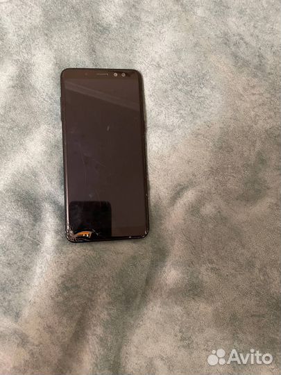 Samsung Galaxy A8 (2018), 4/32 ГБ