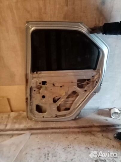 Стекло двери рено логан зад правая