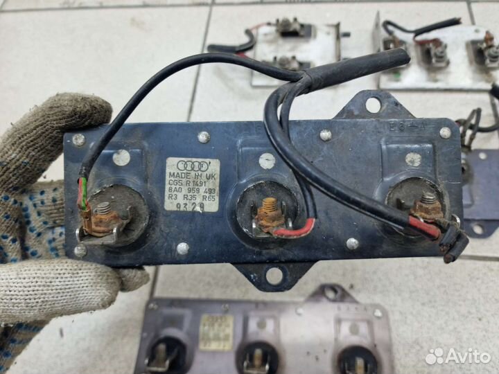 Резистор вентилятора радиатора Ауди 80 Б4, 100/А6