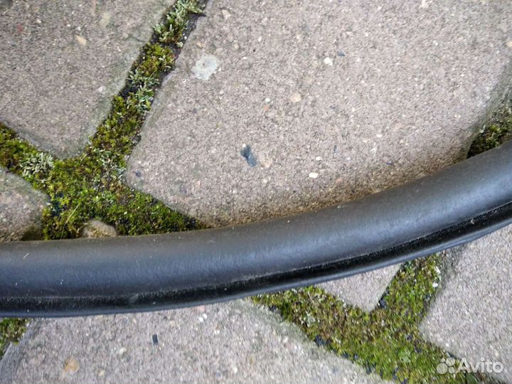 Уплотнительные резинки на двери автомобиля