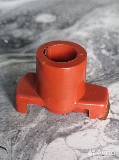 Бегунок трамблера golf 3