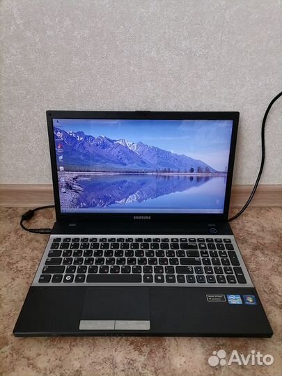 Ноутбук Samsung NP300V5A, дисплей 15.6