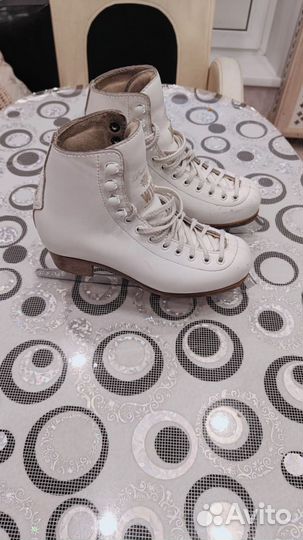 Фигурные коньки wifa