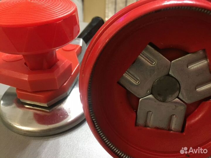 Закаточная машинка для жестяных банок