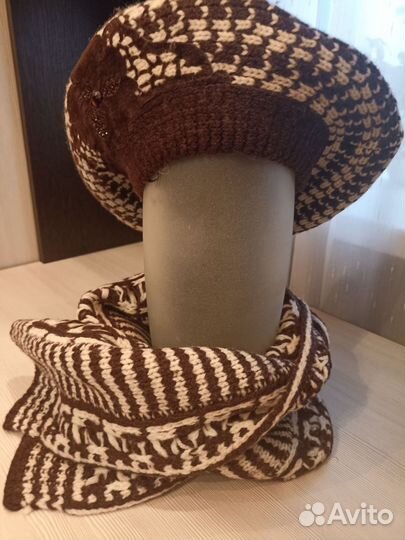 Берет и шарф