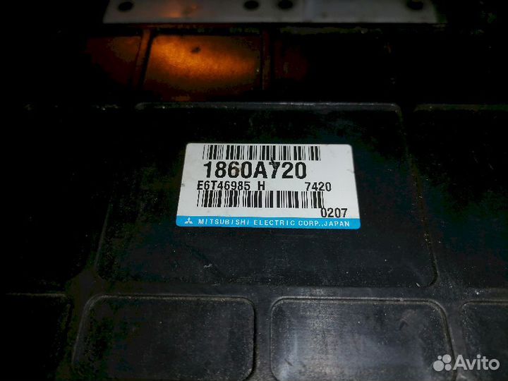 Блок управления двигателем 4G69 Mitsubishi Grandis