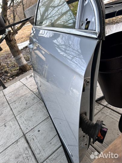 Дверь передняя правай WV passat B6 в сборе