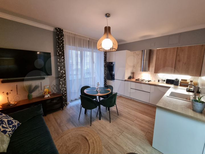 2-к. квартира, 63 м², 1/3 эт.