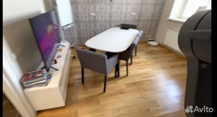 Стол и стулья IKEA