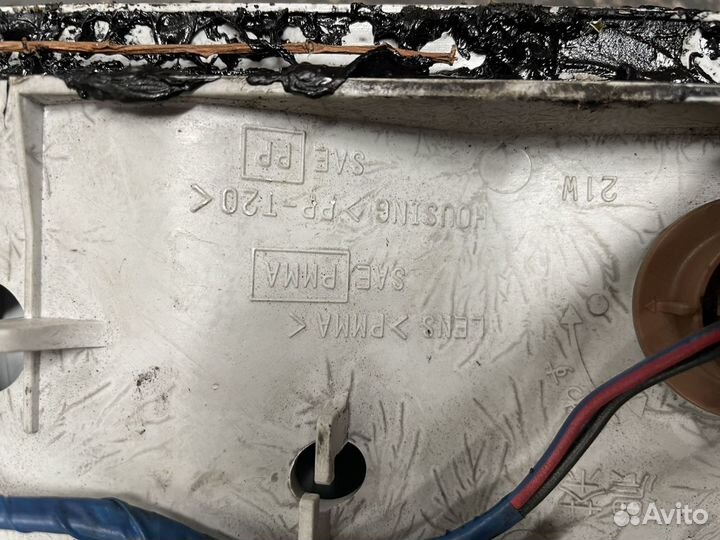 Фонарь задний Nissan Cedrik Y33