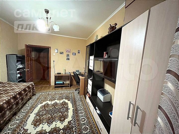 4-к. квартира, 90 м², 1/2 эт.