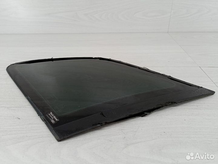 Стекло заднее правое (форточка) Audi A3 8P