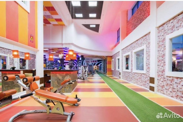 Абонемент в фитнес клуб с бассейном