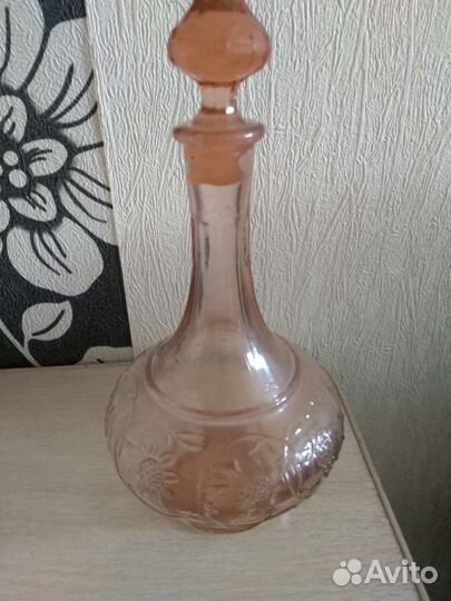 Старинные кувшины, графины