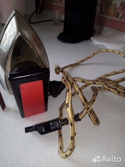 Старый маленький утюг СССРм