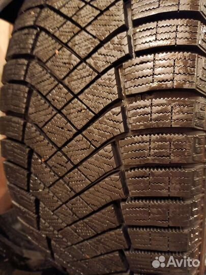 Pirelli Ice Zero FR 225/45 R18 95H