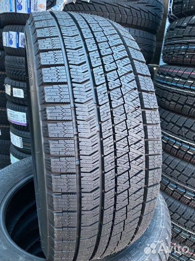 Bridgestone Blizzak Ice 245/40 R17 91