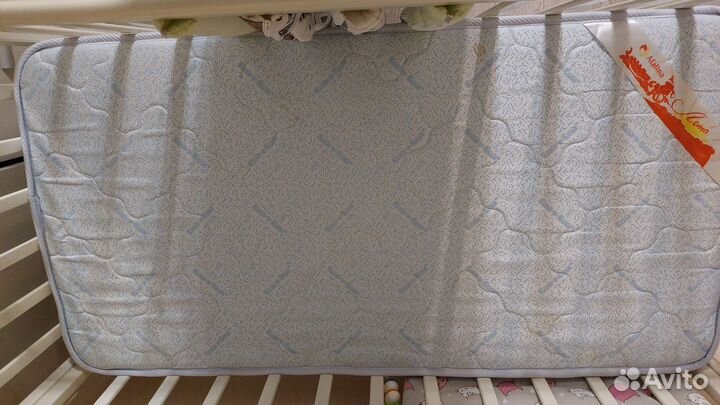 Детская кроватка с маятником и ящиком mr sandman