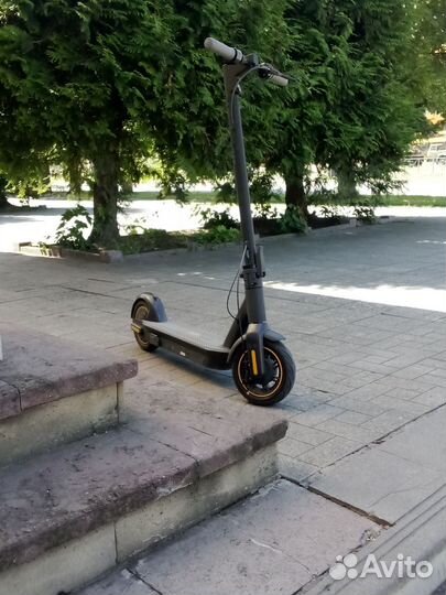 Самокат взрослый электрический бу