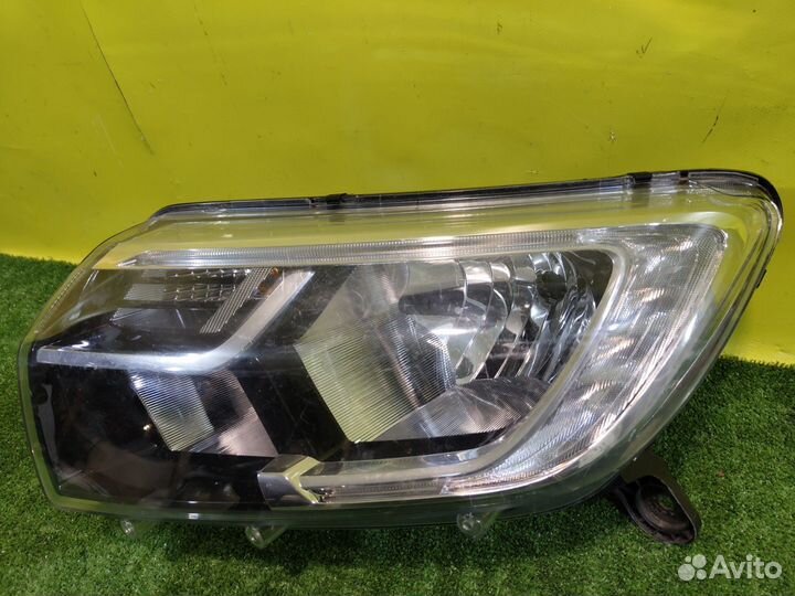 Фара левая Renault Logan II 2018