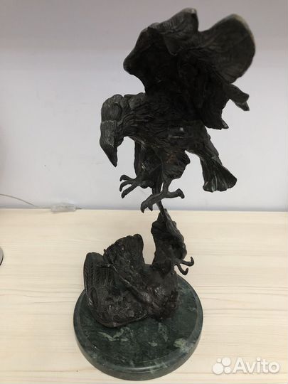 Статуэтка Орлов