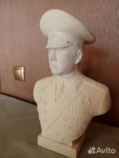 Бюст генерала Лебедь Александра Ивановича