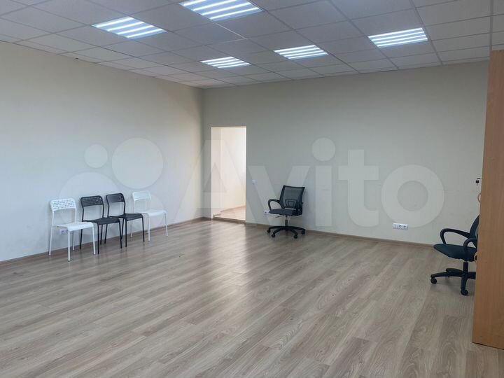 Офис с кабинетом руководителя, 47.9 м²