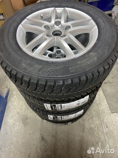 Колёса в сборе Volkswagen Touareg 235/65 R17 Kumho