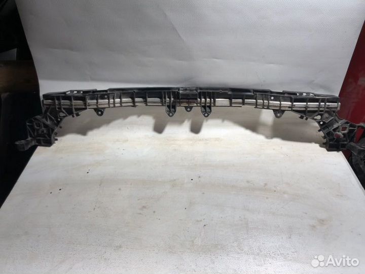 Кронштейн радиатора передний Mercedes-Benz C-Class