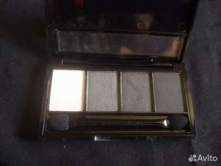 Палетка теней для век Cosmia