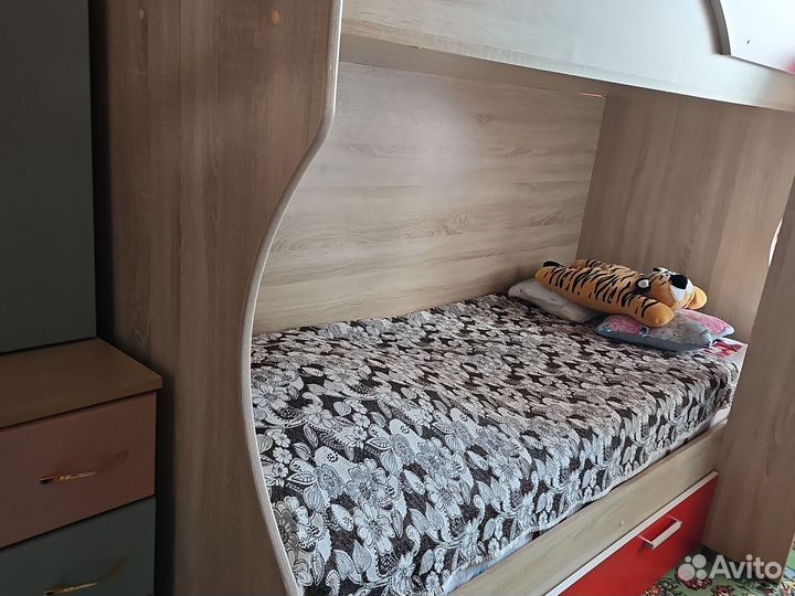 Двухъярусная кровать бу с матрасами