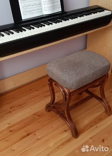Банкетка для пианино