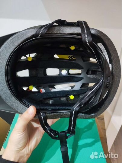 Шлем велосипедный specialized