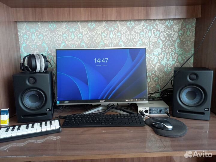 Комплект музыкального студийного оборудования