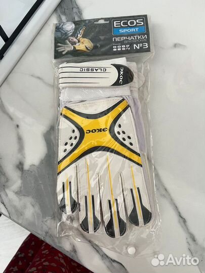 Футбольные вратарские перчатки