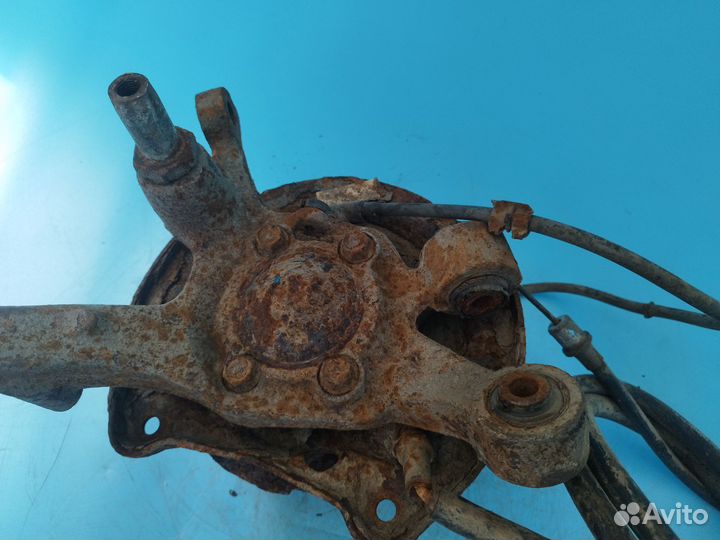 Кулак задний правый для Mitsubishi Galant 8