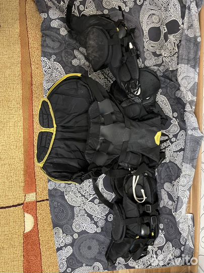 Нагрудник вратарский bauer