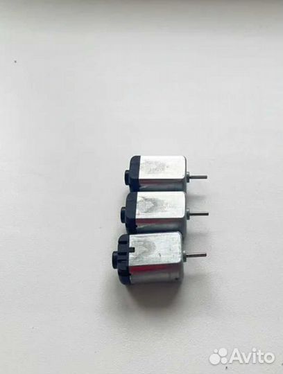 Моторчик лючка зарядки tesla 3