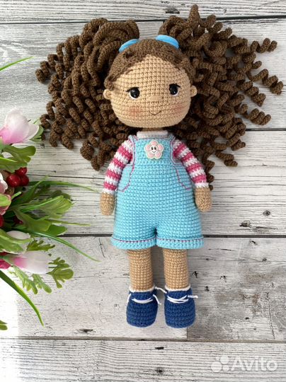 Вязаная кукла ручной работы (кукла крючком)