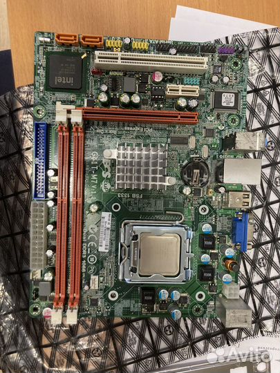 Материнская плата 775 ddr3 с 4 ядерным процессором