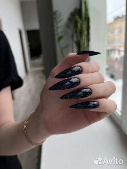 Маникюр и педикюр